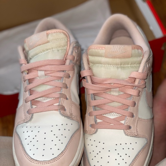 Women’s Nike dunk low sail/ orange pearl lightly worn - Picture 7 of 7